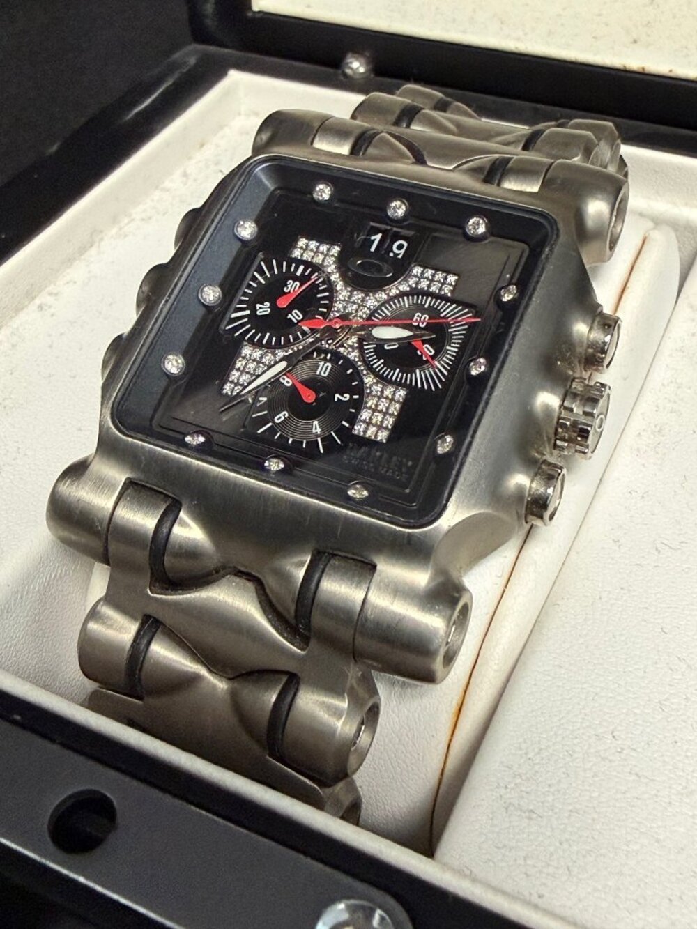 Oakley Minute Machine/Time Tank - Titanium w/Diamonds Watch - MINT Rare!